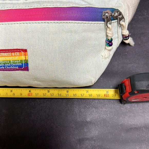 Levi’s Denim PRIDE 🏳️‍🌈 Fanny pack! - Picture 11 of 17